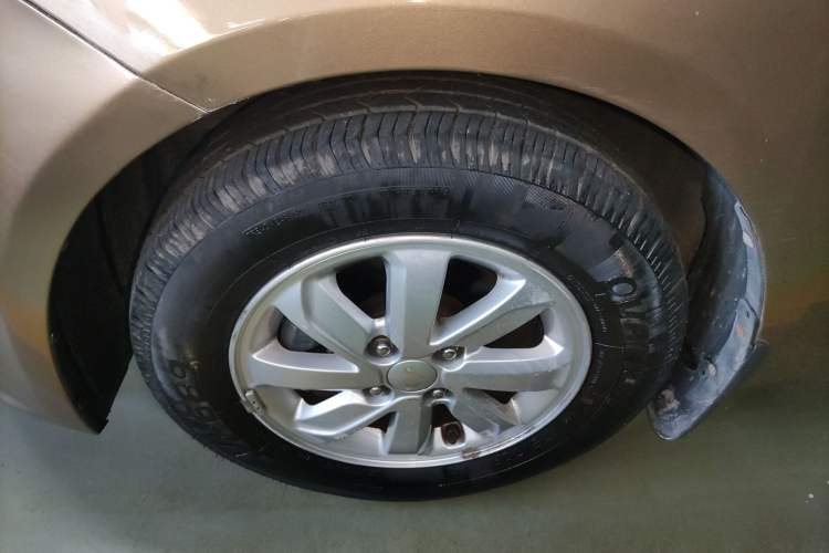 Used Kia K2 2015 Sedan 1.4L MT GLS Exterior 2