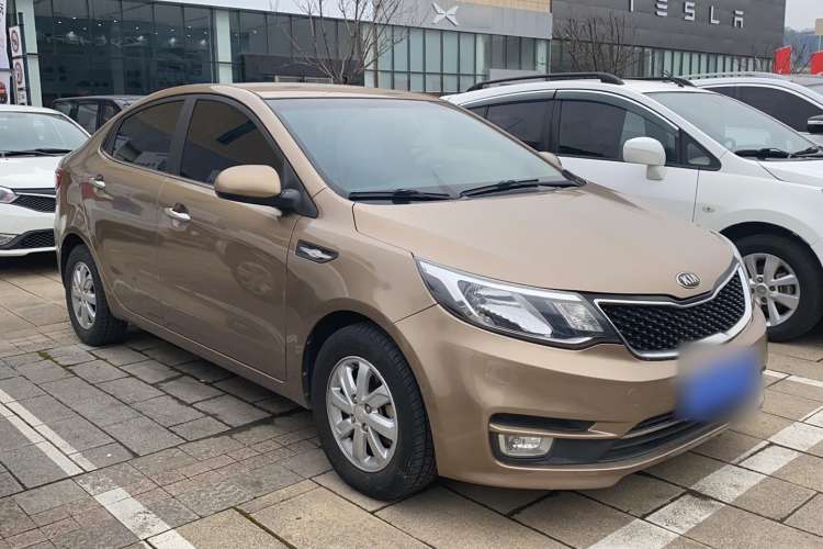 Used Kia K2 2015 Sedan 1.4L Automatic GLS Exterior 2