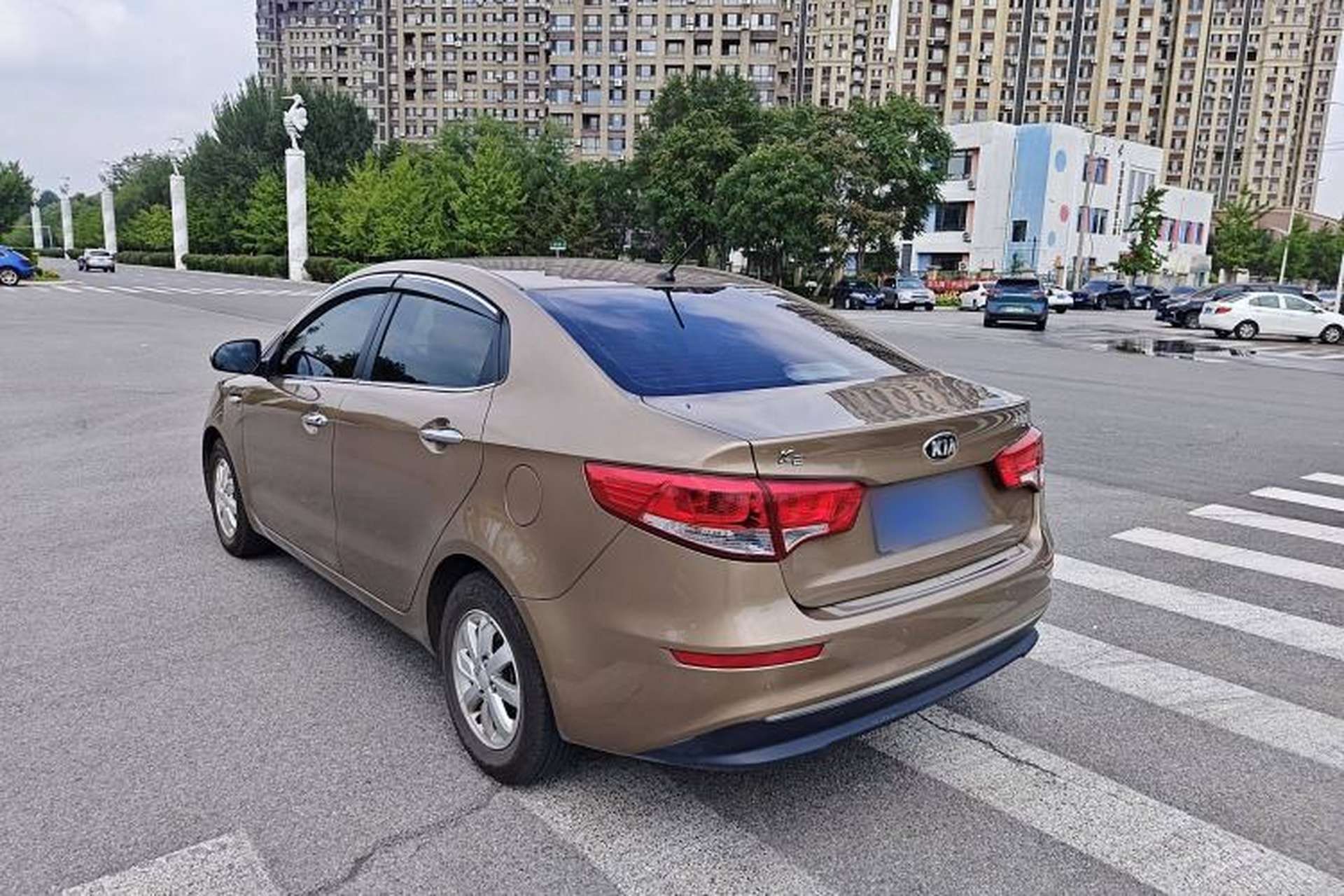 Used Kia K2 2015 Sedan 1.4L Automatic GLS Exterior 2