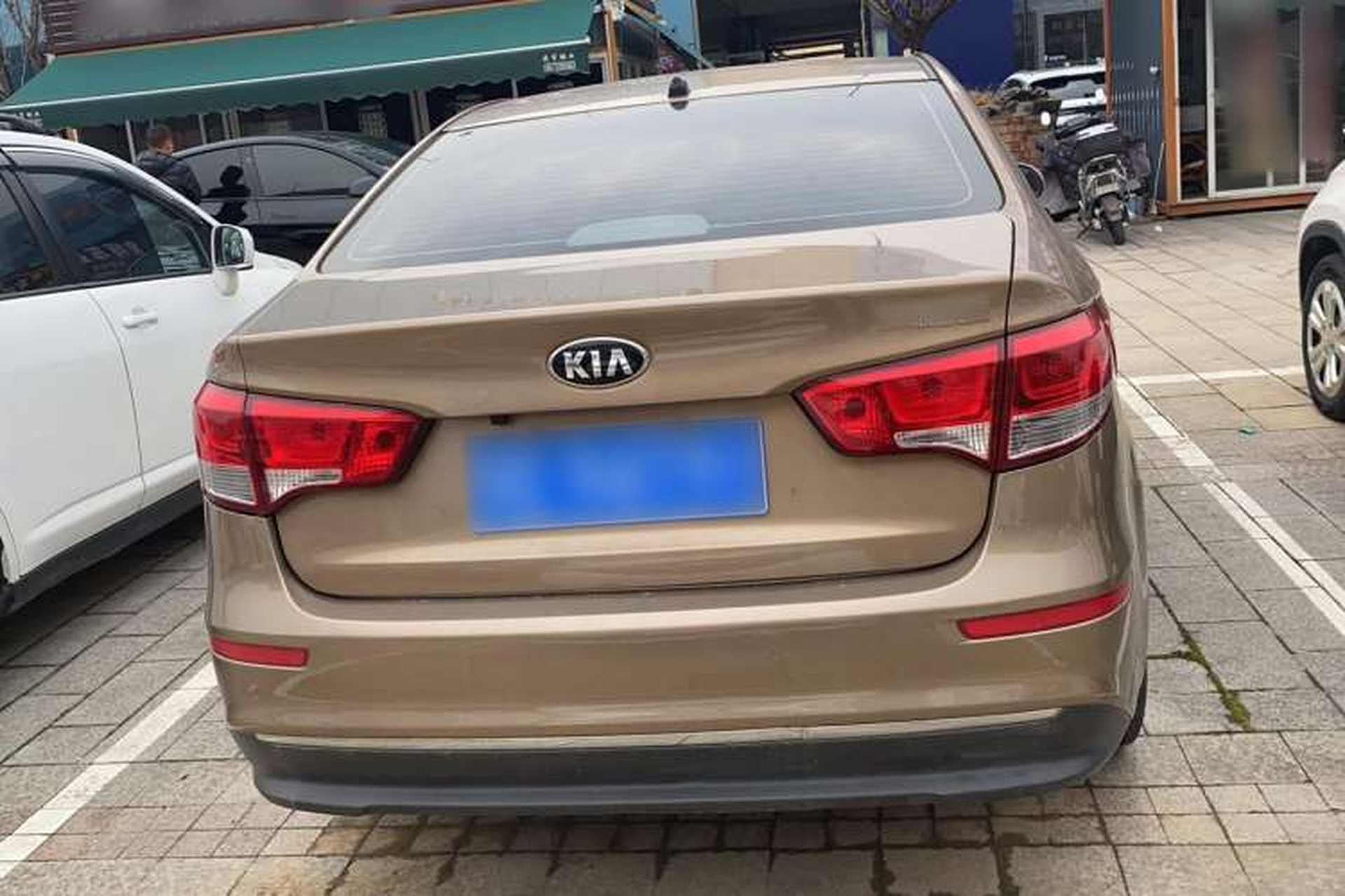 Used Kia K2 2015 Sedan 1.4L Automatic GLS Exterior 4