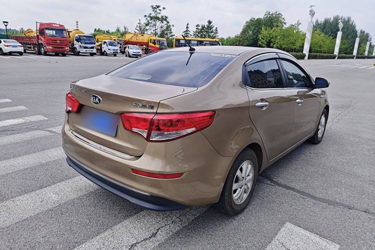 Used Kia K2 2015 Sedan 1.4L Automatic GLS Exterior 4