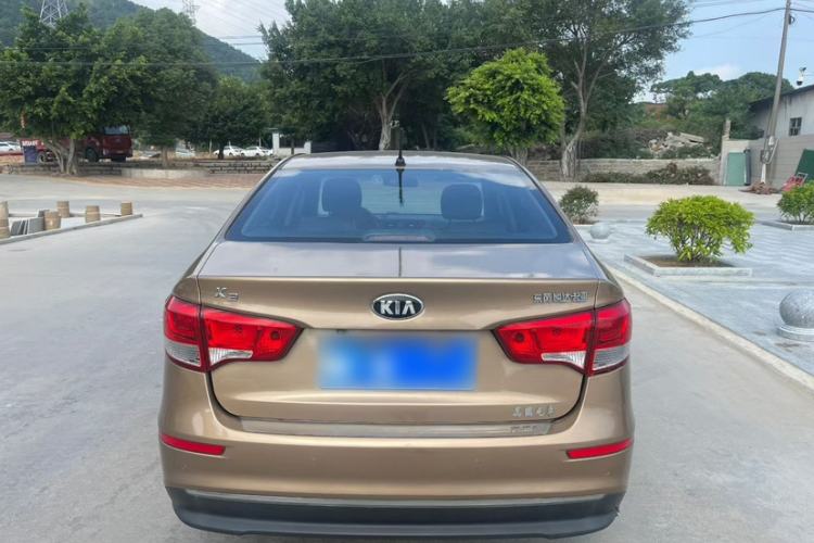 Used Kia K2 2015 Sedan 1.4L MT GLS Exterior 5