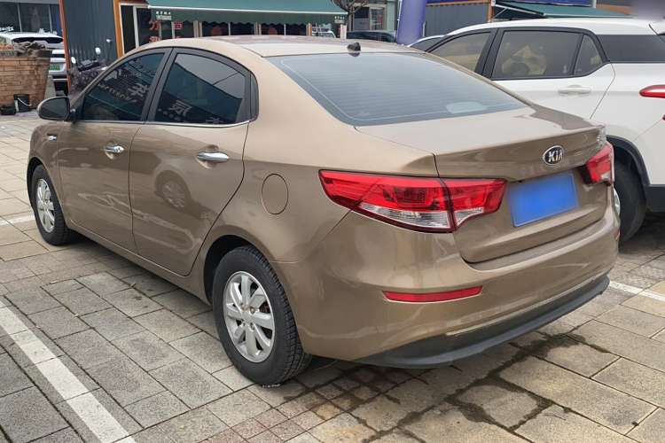 Used Kia K2 2015 Sedan 1.4L Automatic GLS Exterior 5