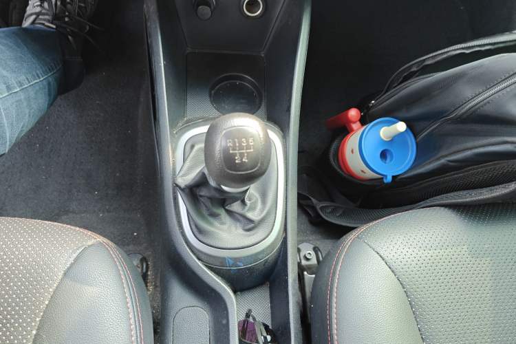Used Kia K2 2015 Sedan 1.4L MT GLS Gear Lever