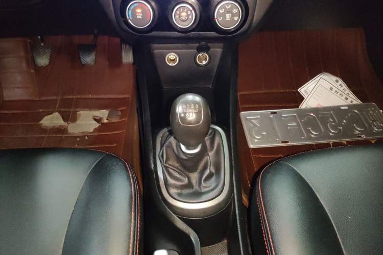 Used Kia K2 2015 Sedan 1.4L MT GLS Gear Lever
