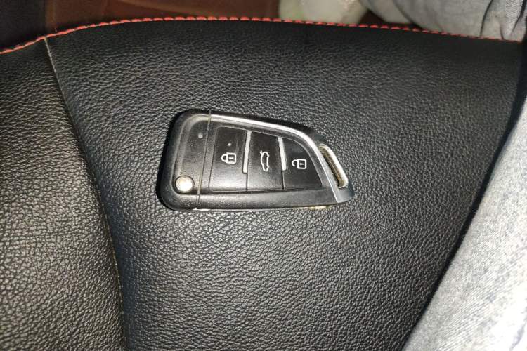 Used Kia K2 2015 Sedan 1.4L MT GLS Interior 1