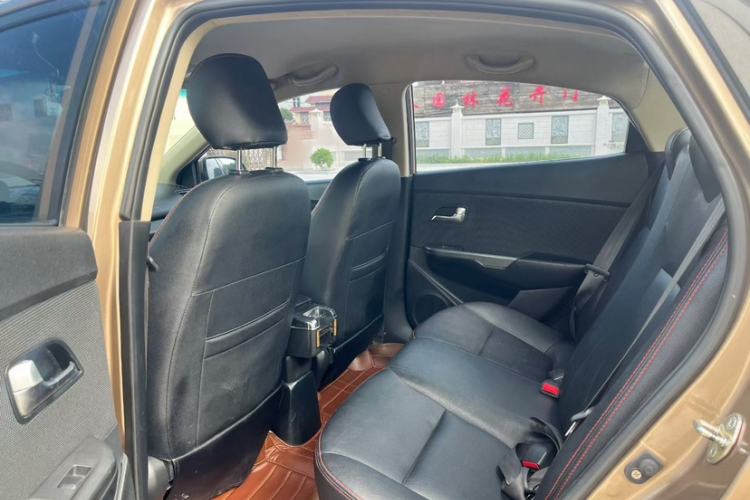 Used Kia K2 2015 Sedan 1.4L MT GLS Interior 2