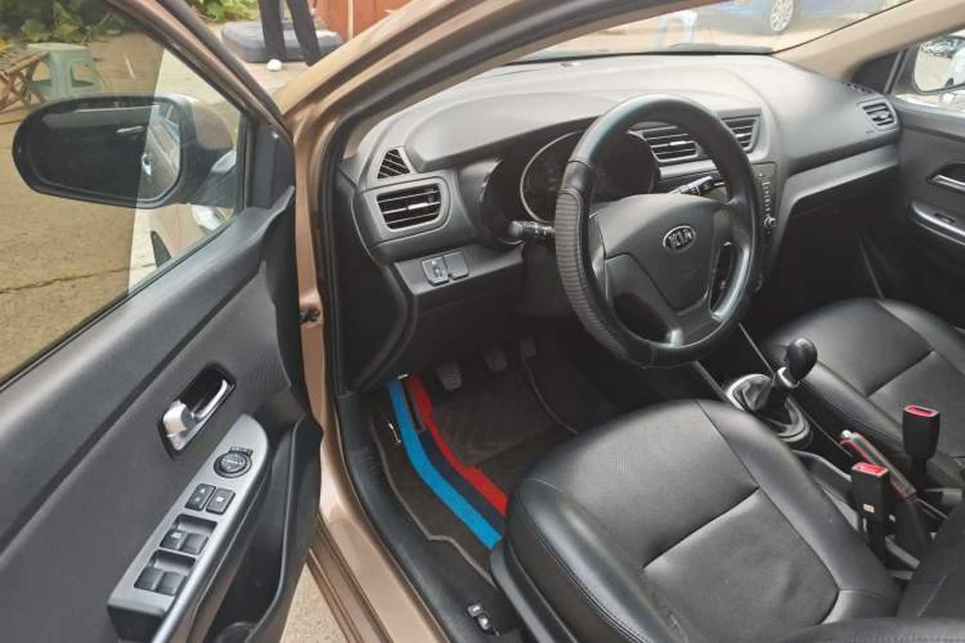 Used Kia K2 2015 Sedan 1.4L MT GLS Interior 2