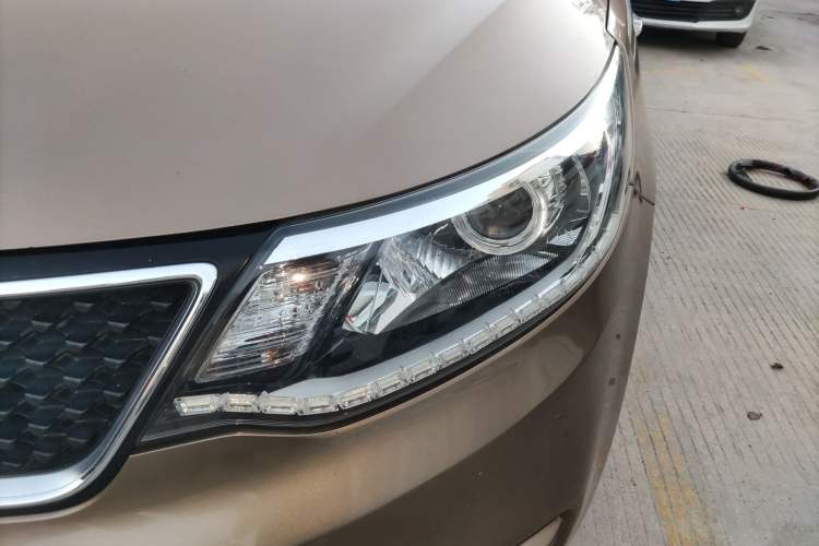 Used Kia K2 2015 Sedan 1.4L MT GLS Left Front Headlight