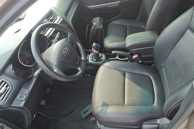 Used Kia K2 2015 Sedan 1.4L MT GLS Left Front Seat