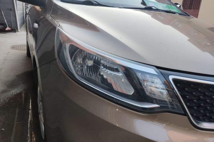 Used Kia K2 2015 Sedan 1.4L MT GLS Right Front Headlight