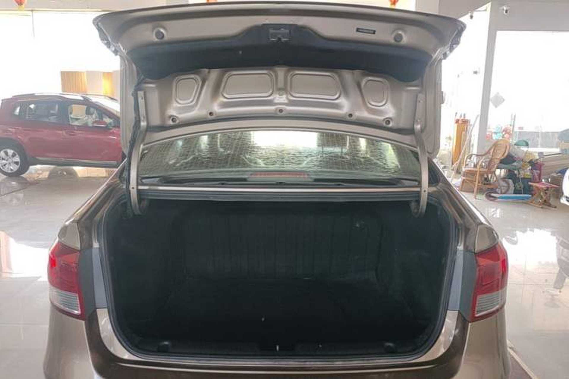 Used Kia K2 2015 Sedan 1.4L MT GLS Trunk