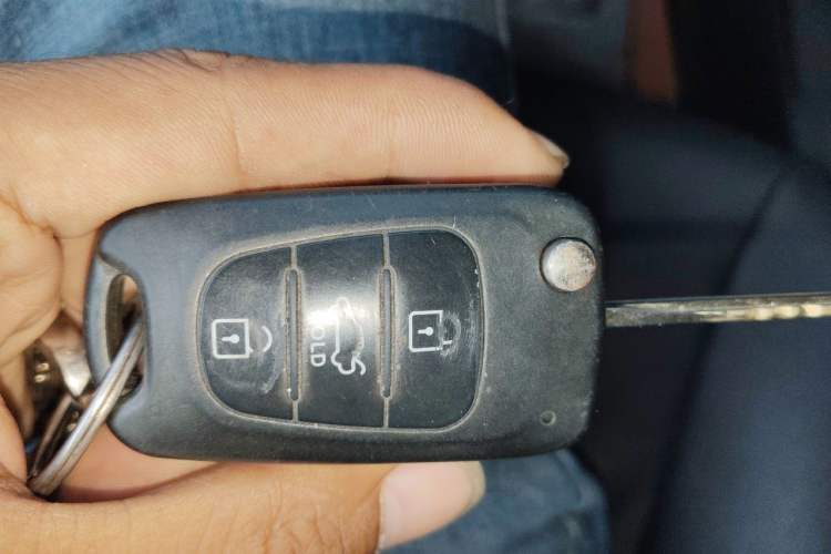 Used Kia K2 2015 Sedan 1.4L MT GLS Vehicle Key