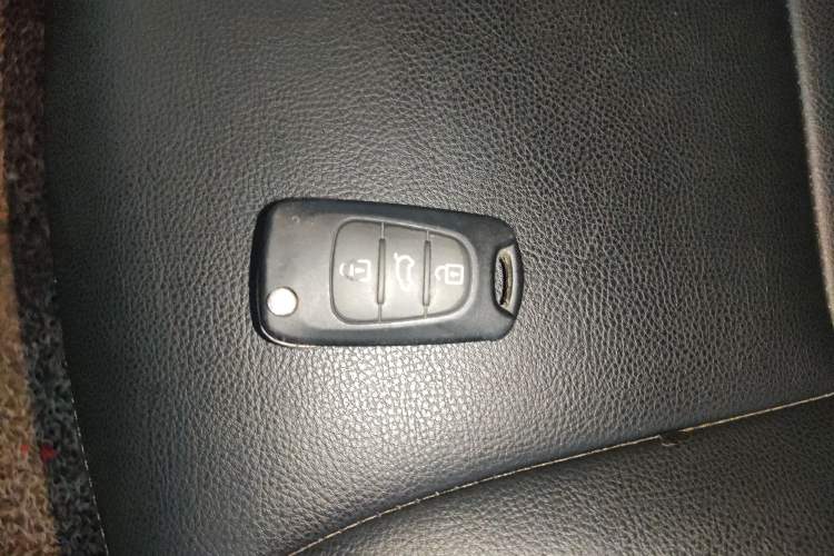 Used Kia K2 2015 Sedan 1.4L MT GLS Vehicle Key
