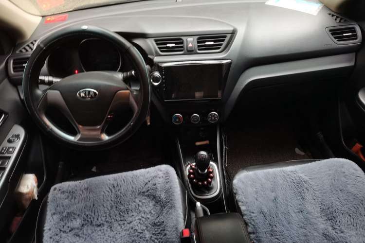 Used Kia K2 2015 Sedan 1.4L MT GLS Center Console