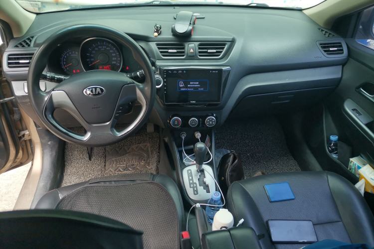 Used Kia K2 2015 Sedan 1.4L Automatic GLS Center Console