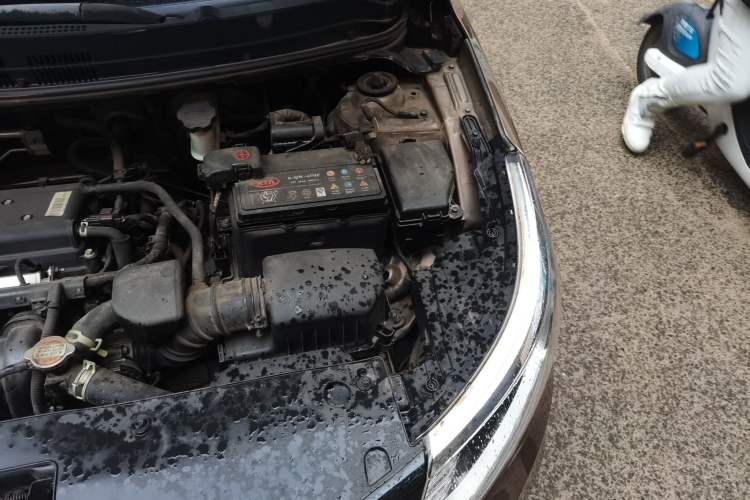 Used Kia K2 2015 Sedan 1.4L MT GLS Engine Bay Left
