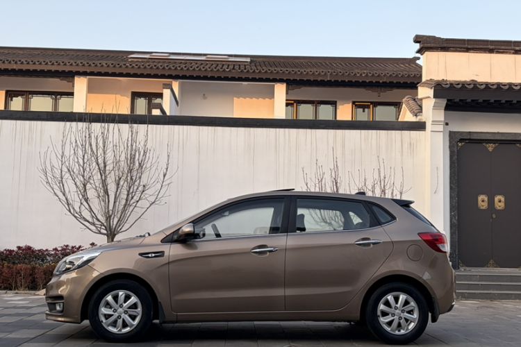 Used Kia K2 2015 Hatchback 1.4L AT GLS Cool Edition Exterior 2