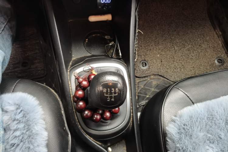 Used Kia K2 2015 Sedan 1.4L MT GLS Gear Lever