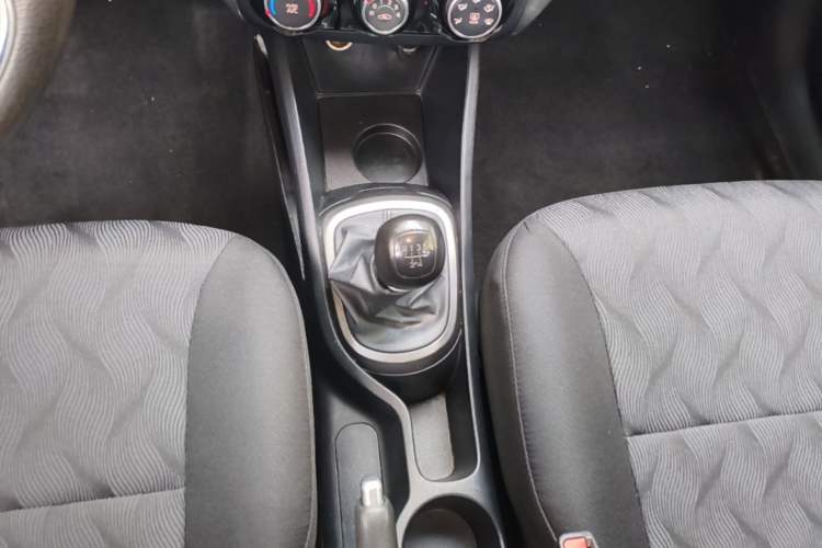 Used Kia K2 2015 Sedan 1.4L MT GLS Gear Lever