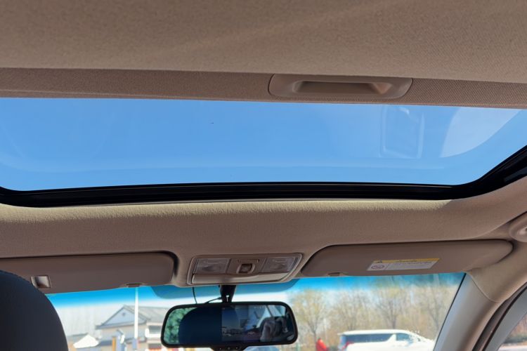 Used Kia K2 2015 Hatchback 1.4L AT GLS Cool Edition Headliner