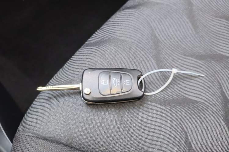 Used Kia K2 2015 Sedan 1.4L MT GLS Interior 1