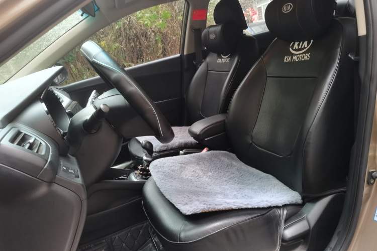 Used Kia K2 2015 Sedan 1.4L MT GLS Left Front Seat