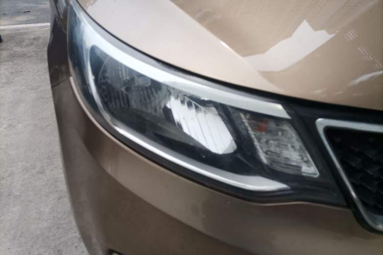 Used Kia K2 2015 Sedan 1.4L Automatic GLS Right Front Headlight