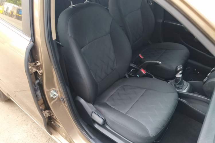 Used Kia K2 2015 Sedan 1.4L MT GLS Right Front Seat