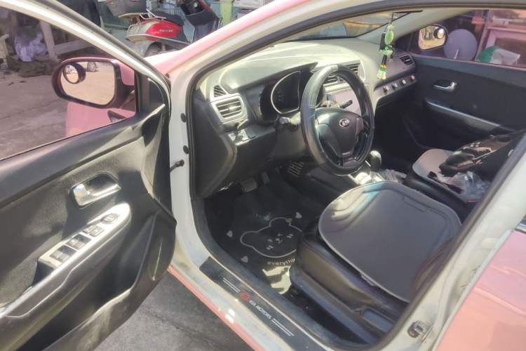 Used Kia K2 2015 Sedan 1.4L Automatic GLS Driver Seat
