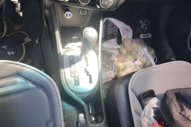 Used Kia K2 2015 Sedan 1.4L Automatic GLS Gear Lever