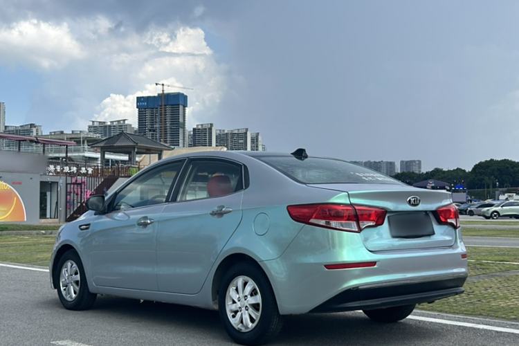 Used Kia K2 2015 Sedan 1.4L Automatic GLS Exterior 6