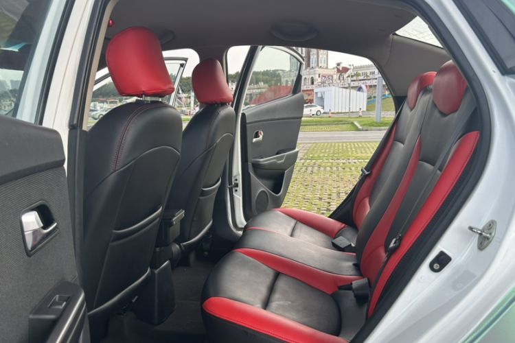 Used Kia K2 2015 Sedan 1.4L Automatic GLS Interior 5