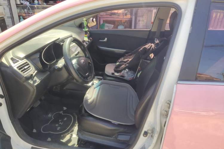 Used Kia K2 2015 Sedan 1.4L Automatic GLS Left Front Seat