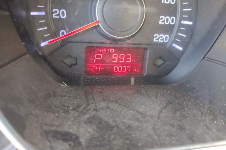 Used Kia K2 2015 Sedan 1.4L Automatic GLS Odometer Close Up