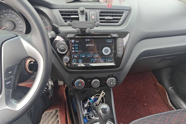 Used Kia K2 2015 Hatchback 1.4L AT GLS Cool Edition Audio And AC Panel