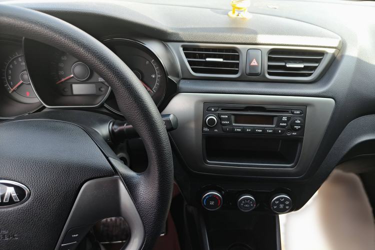 Used Kia K2 2015 Sedan 1.4L MT GLS Audio And AC Panel