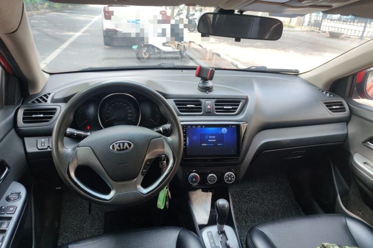 Used Kia K2 2015 Sedan 1.4L Automatic GLS Center Console