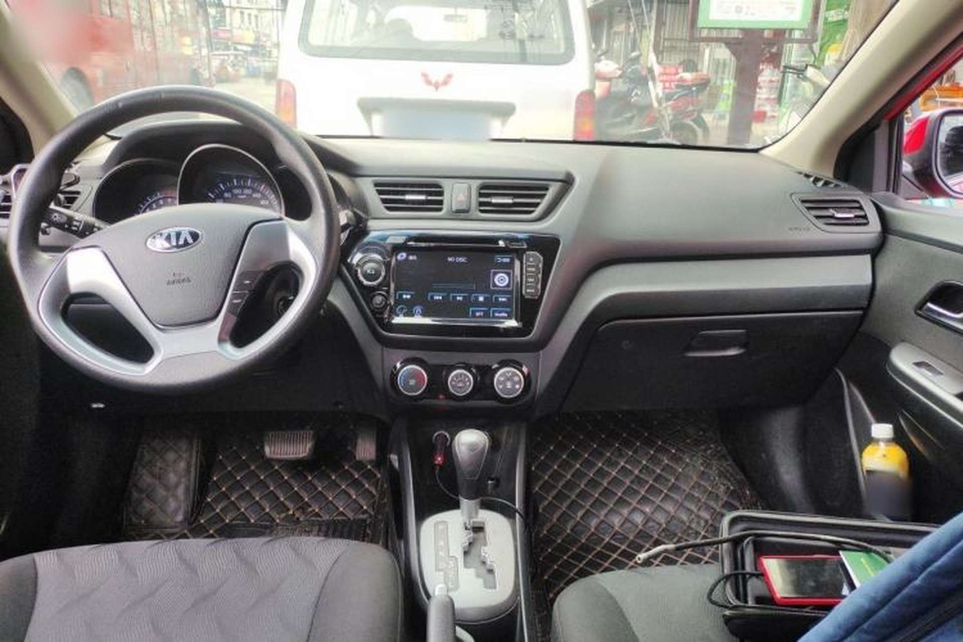 Used Kia K2 2015 Sedan 1.4L Automatic GLS Center Console