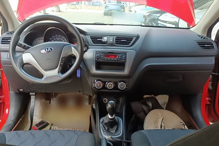 Used Kia K2 2015 Sedan 1.4L MT GLS Center Console