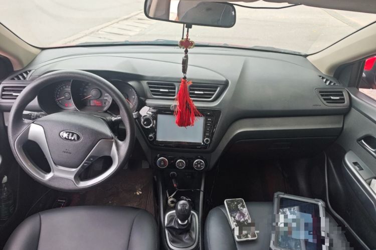 Used Kia K2 2015 Sedan 1.4L MT GLS Center Console