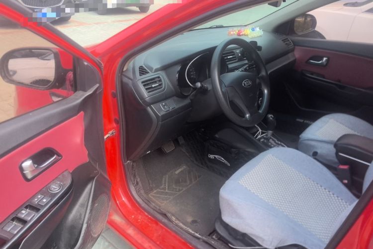 Used Kia K2 2015 Hatchback 1.4L AT GLS Cool Edition Driver Seat