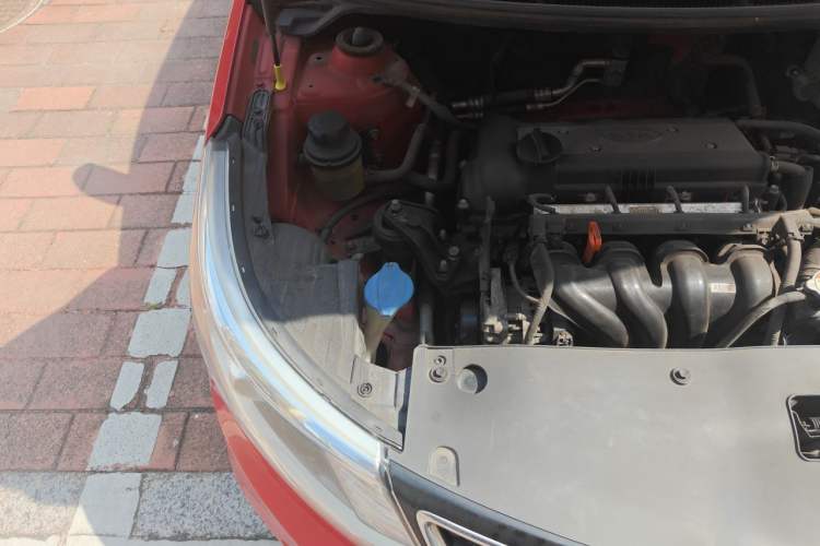 Used Kia K2 2015 Sedan 1.6L Automatic Transmission Premium Engine Bay Right
