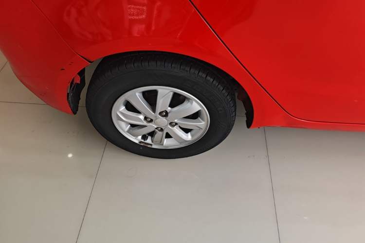 Used Kia K2 2015 Hatchback 1.4L AT GLS Cool Edition Exterior 5