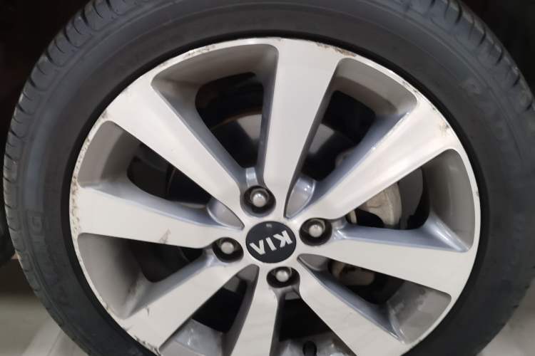 Used Kia K2 2015 Sedan 1.6L Automatic Transmission Premium Exterior 6