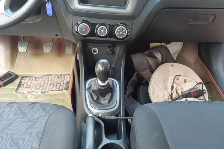 Used Kia K2 2015 Sedan 1.4L MT GLS Gear Lever