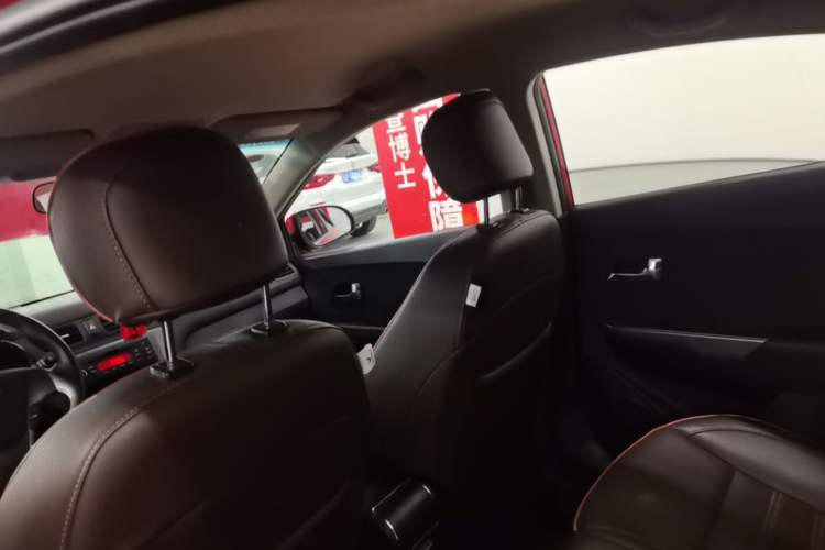 Used Kia K2 2015 Sedan 1.4L Automatic GLS Headliner