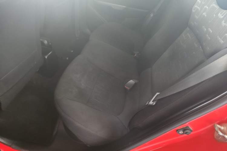 Used Kia K2 2015 Sedan 1.4L MT TOP Interior 1
