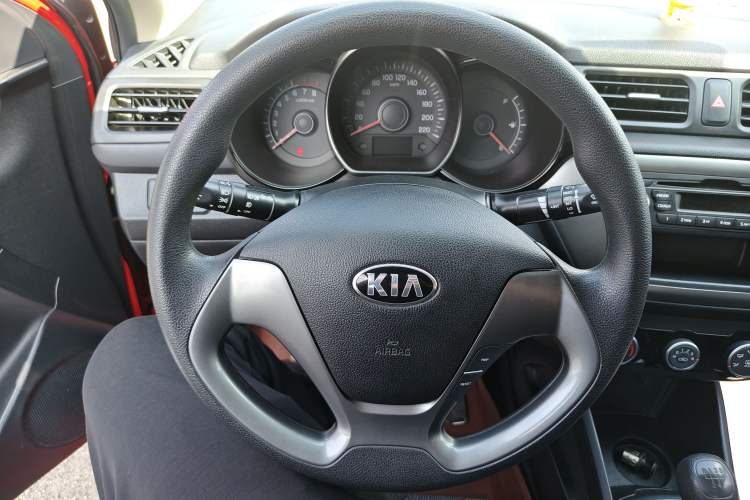 Used Kia K2 2015 Sedan 1.4L MT GLS Interior 2