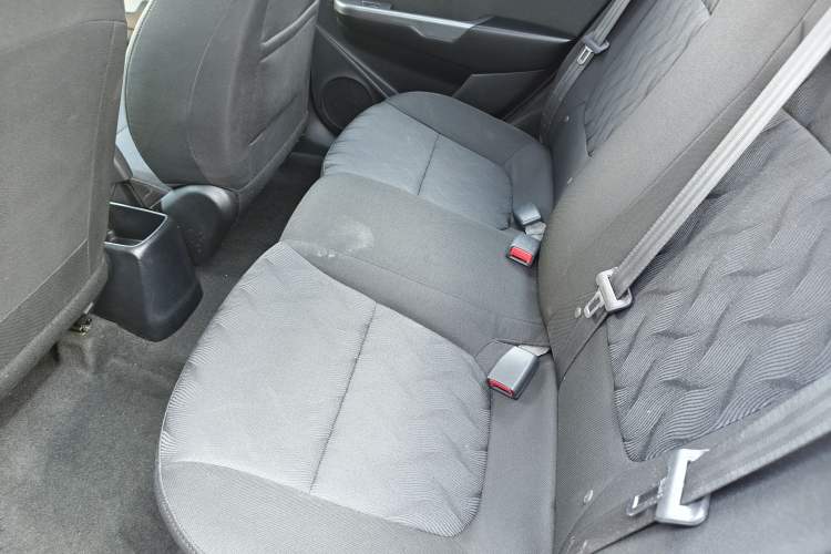 Used Kia K2 2015 Sedan 1.4L MT GLS Interior 6